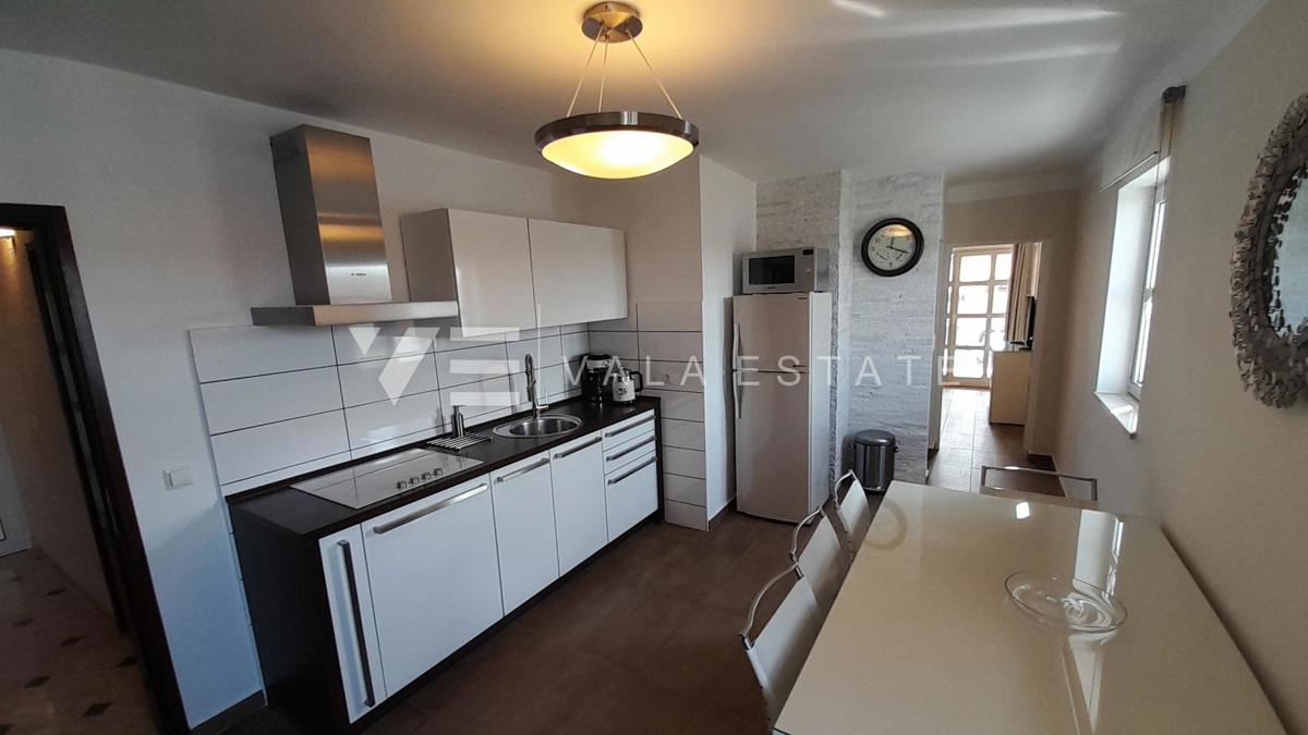 UDOBNI APARTMA NA MIRNI LOKACIJI