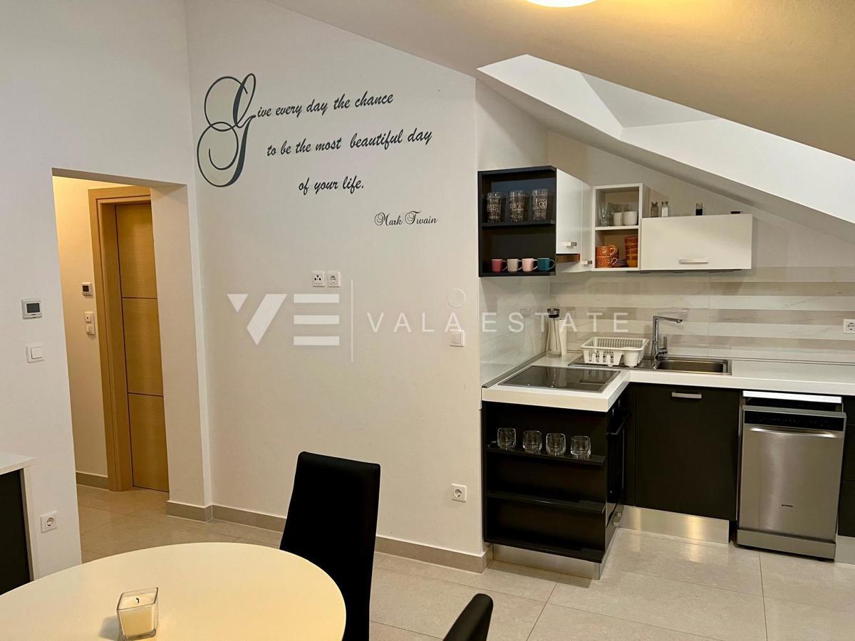 ENOSOBNI APARTMA V BLIŽINI PLAŽE