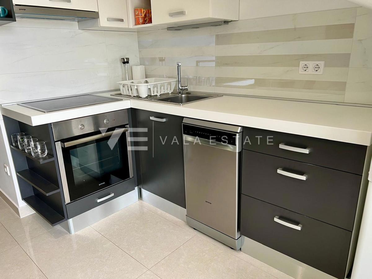 ENOSOBNI APARTMA V BLIŽINI PLAŽE