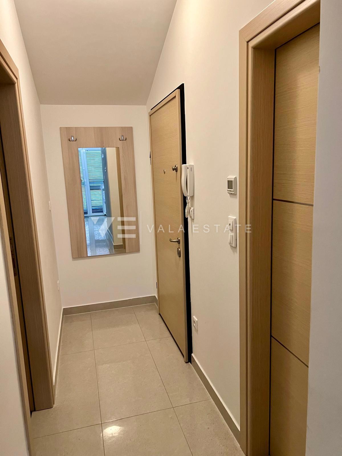 ENOSOBNI APARTMA V BLIŽINI PLAŽE
