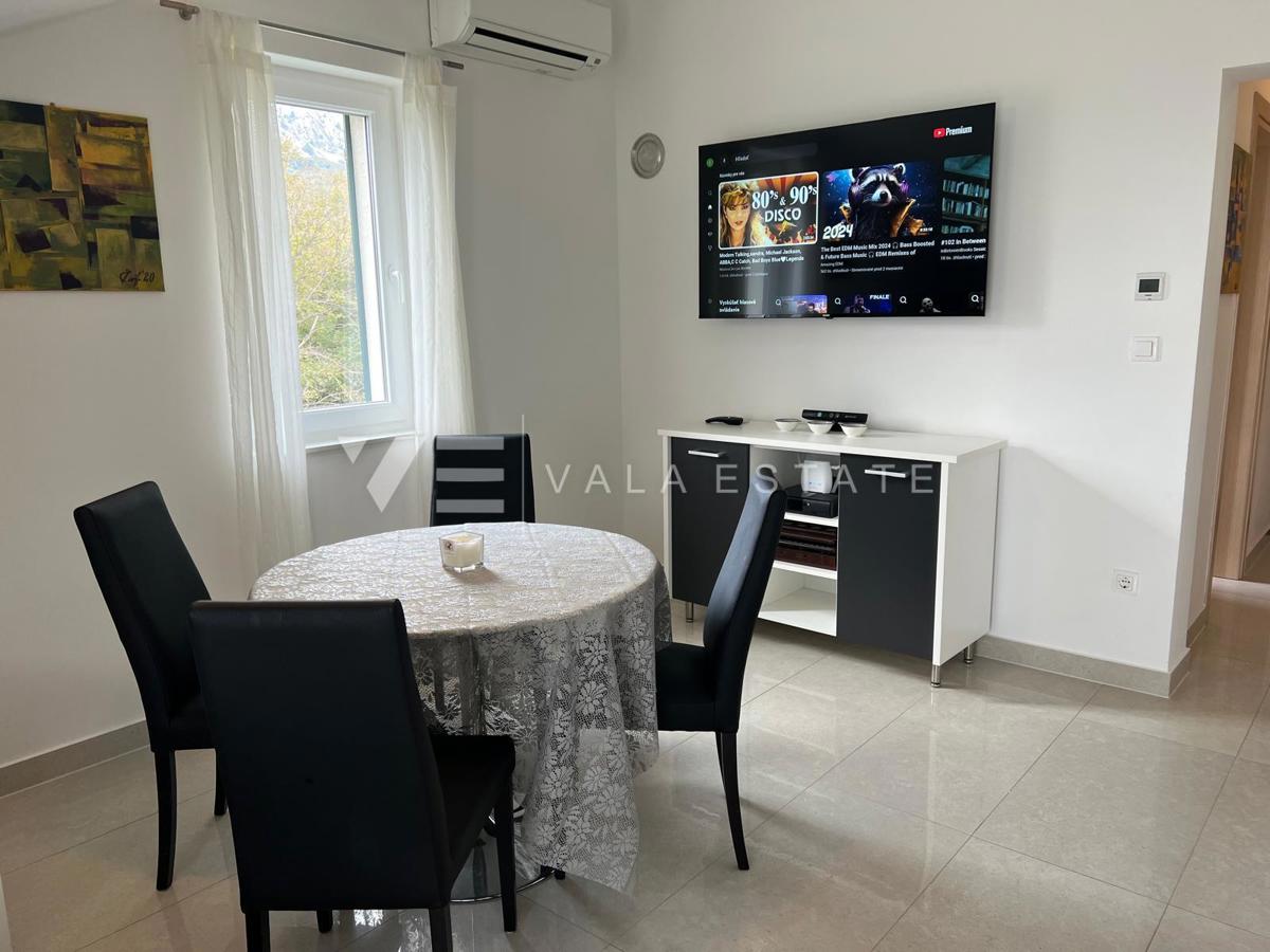ENOSOBNI APARTMA V BLIŽINI PLAŽE