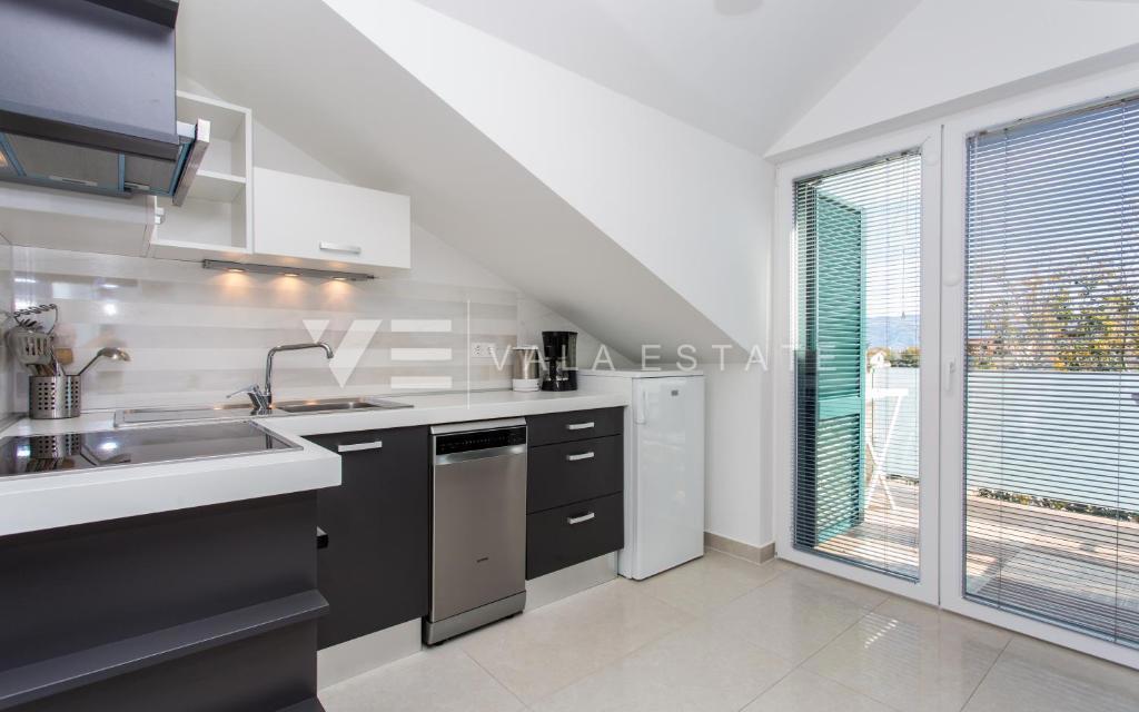 ENOSOBNI APARTMA V BLIŽINI PLAŽE