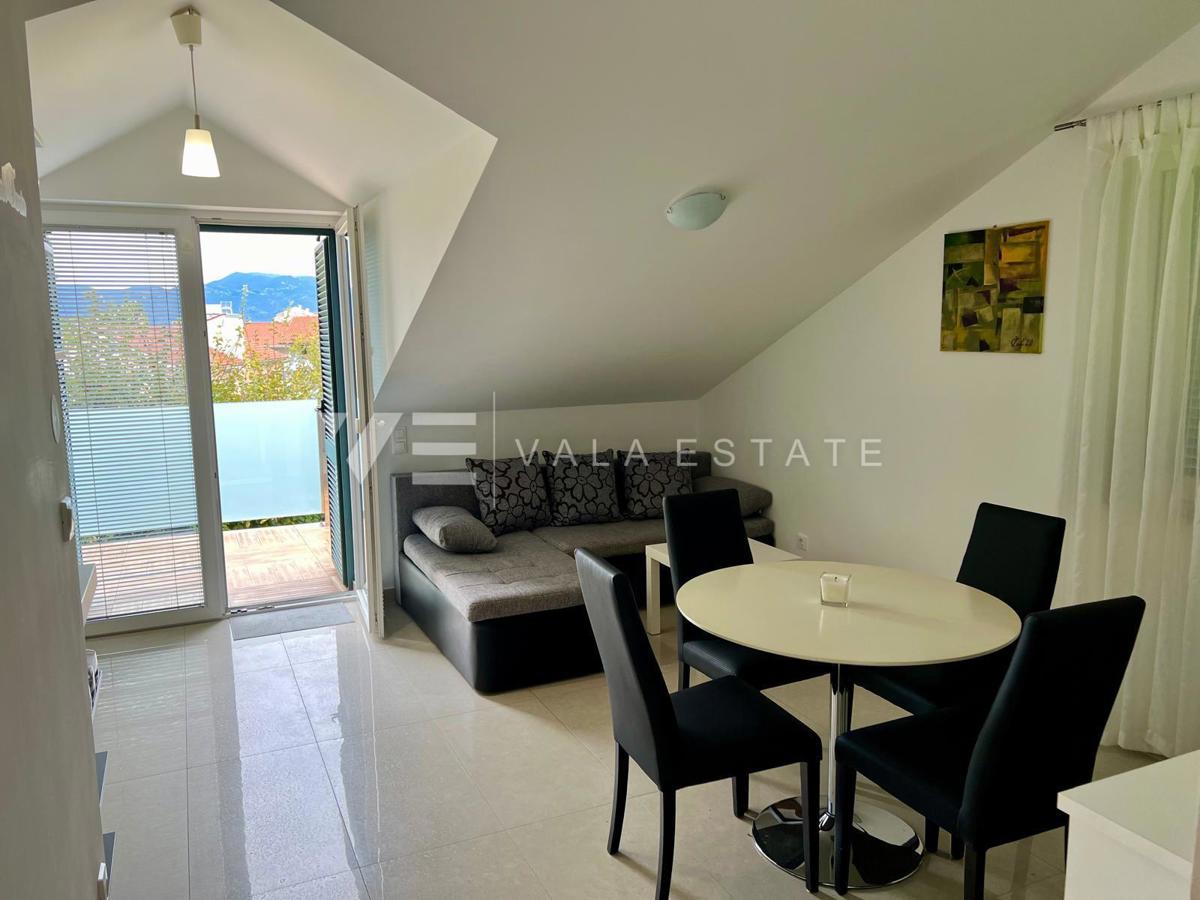 ENOSOBNI APARTMA V BLIŽINI PLAŽE