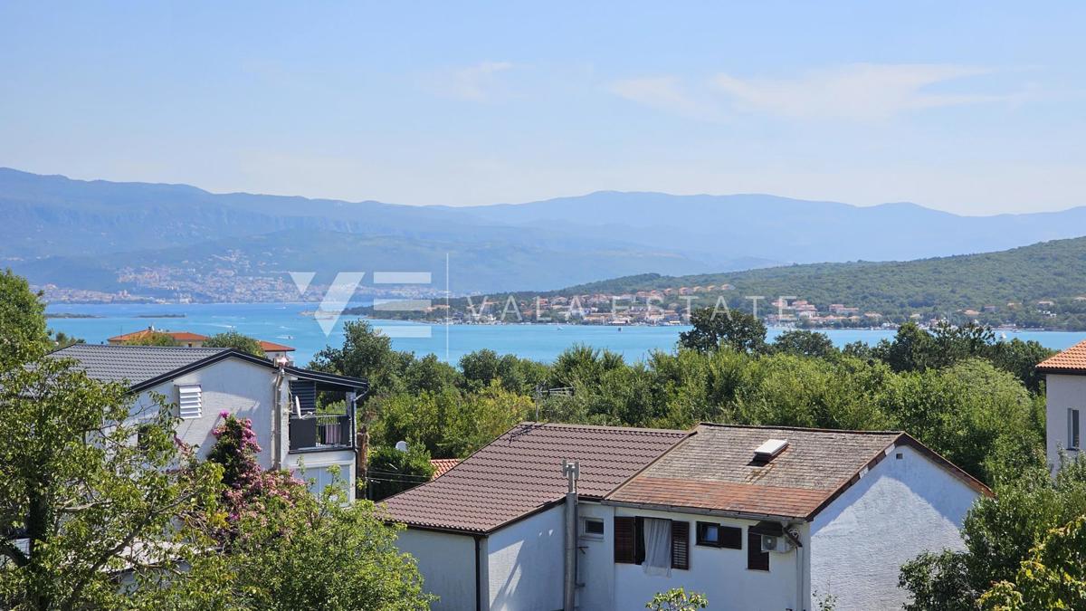 TRISOBNI APARTMA V PRVEM NADSTROPJU NOVOGRADNJE