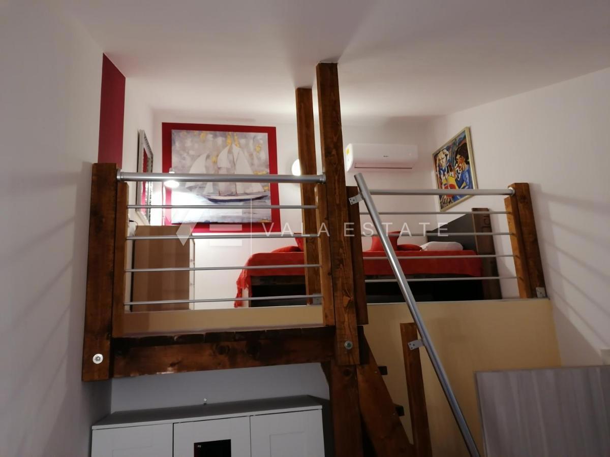 PRITLIČNA HIŠA NA MIRNI LOKACIJI, OBDANA Z NARAVO