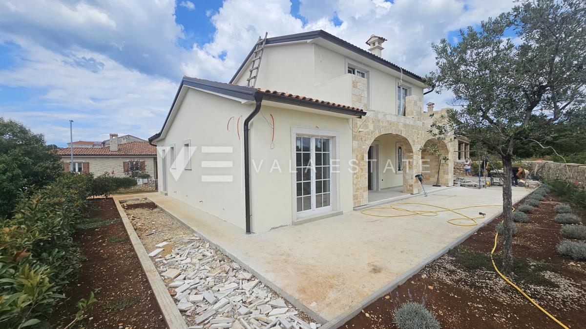 NOVA MEDITERANSKA VILA Z BAZENOM IN POGLEDOM NA MORJE