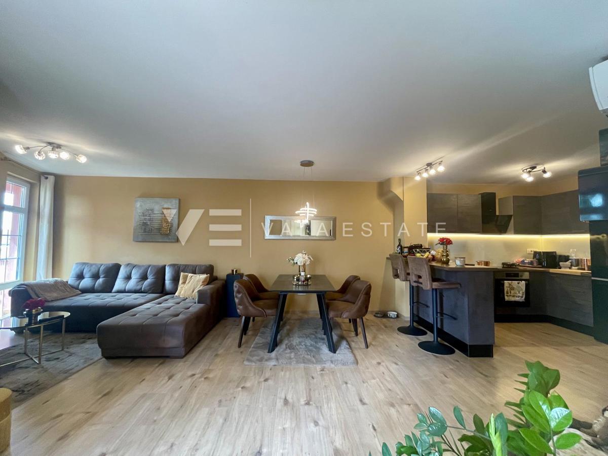 OPREMLJENI APARTMA V BLIŽINI MORJA IN CENTRA