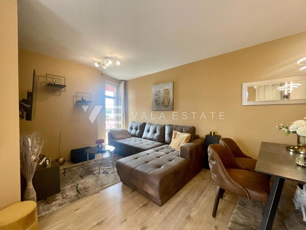 OPREMLJENI APARTMA V BLIŽINI MORJA IN CENTRA