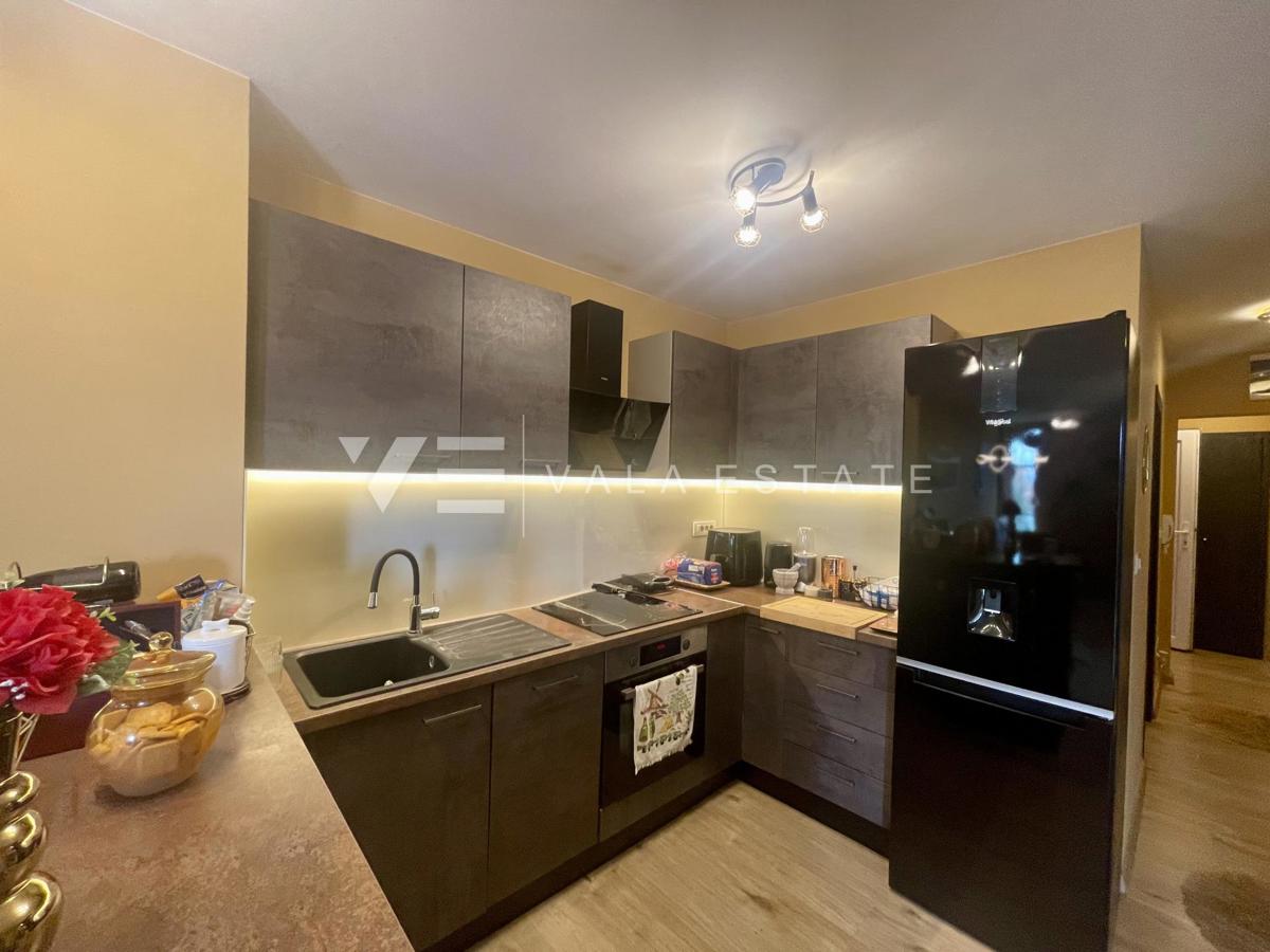 OPREMLJENI APARTMA V BLIŽINI MORJA IN CENTRA