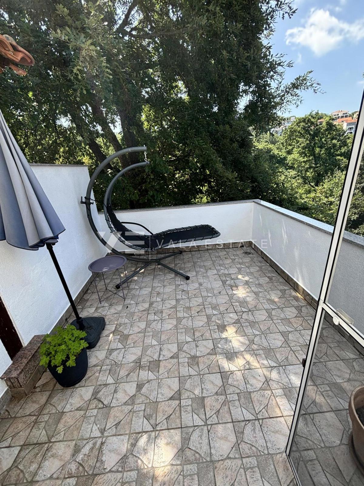 OPREMLJENI APARTMA V BLIŽINI MORJA IN ČUDOVITIH PLAŽ