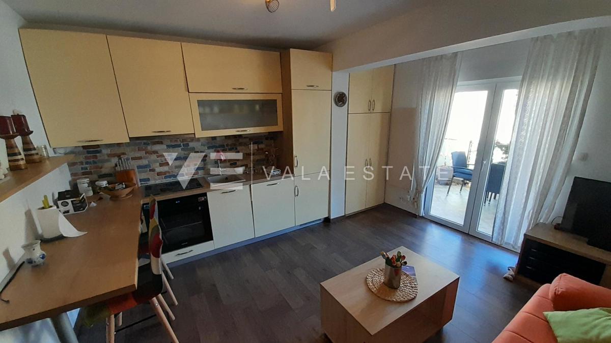 OPREMLJENI APARTMA V BLIŽINI MORJA IN ČUDOVITIH PLAŽ