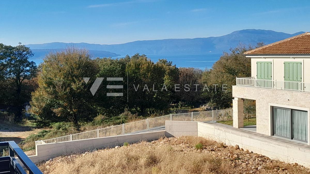 NOVA SAMOSTOJNA HIŠA Z BAZENOM IN POGLEDOM NA MORJE