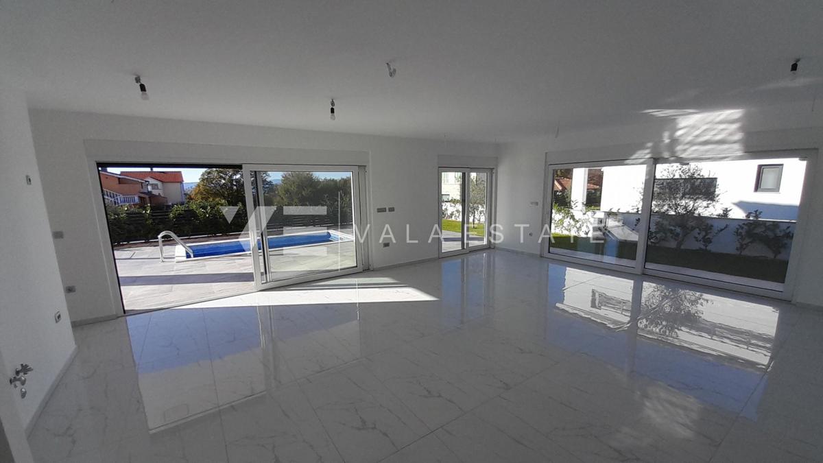 NOVA SAMOSTOJNA HIŠA Z BAZENOM IN POGLEDOM NA MORJE