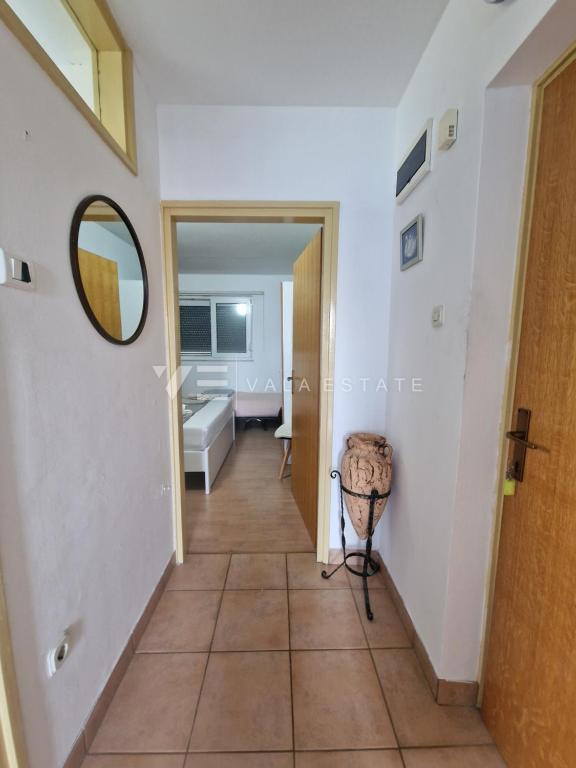 ENOSOBNI APARTMA V BLIŽINI ČUDOVITIH PLAŽ