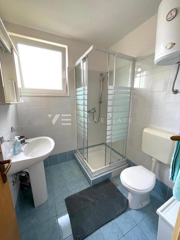 ENOSOBNI APARTMA V BLIŽINI ČUDOVITIH PLAŽ