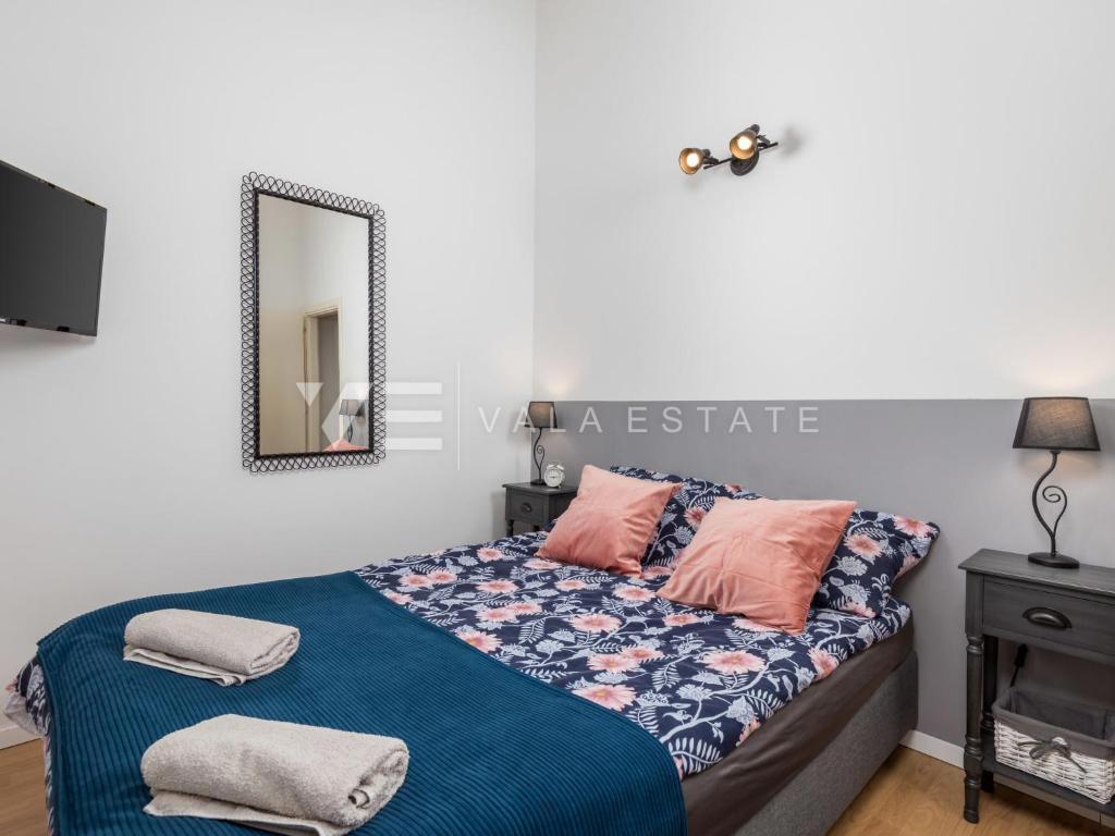 SREDOZEMSKA SAMOSTOJNA HIŠA Z BAZENOM NA MIRNI LOKACIJI