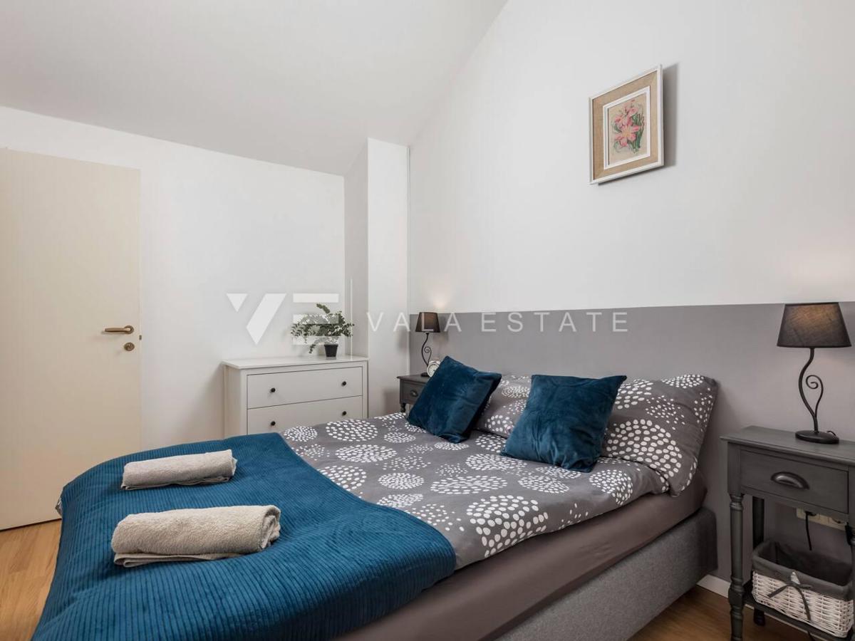 SREDOZEMSKA SAMOSTOJNA HIŠA Z BAZENOM NA MIRNI LOKACIJI