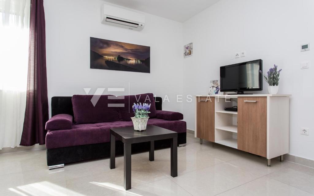 ATRAKTIVNI APARTMA NA ODLIČNI LOKACIJI
