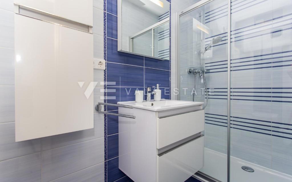 ATRAKTIVNI APARTMA NA ODLIČNI LOKACIJI