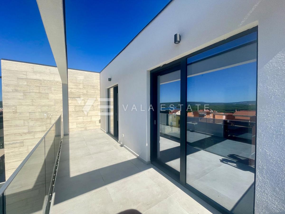 DVOETAŽNI APARTMA V NOVOGRADNJI S POGLEDOM NA MORJE