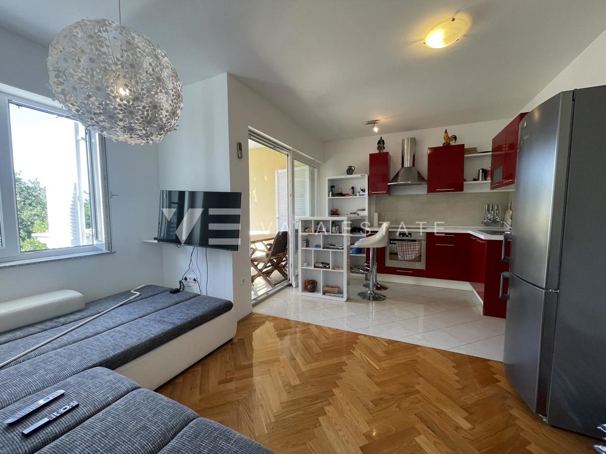 APARTMA NA MIRNI LOKACIJI V BLIŽINI MORJA