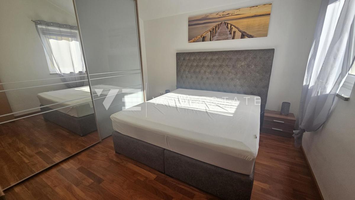 APARTMA Z POGLEDOM NA MORJE NA MIRNI LOKACIJI