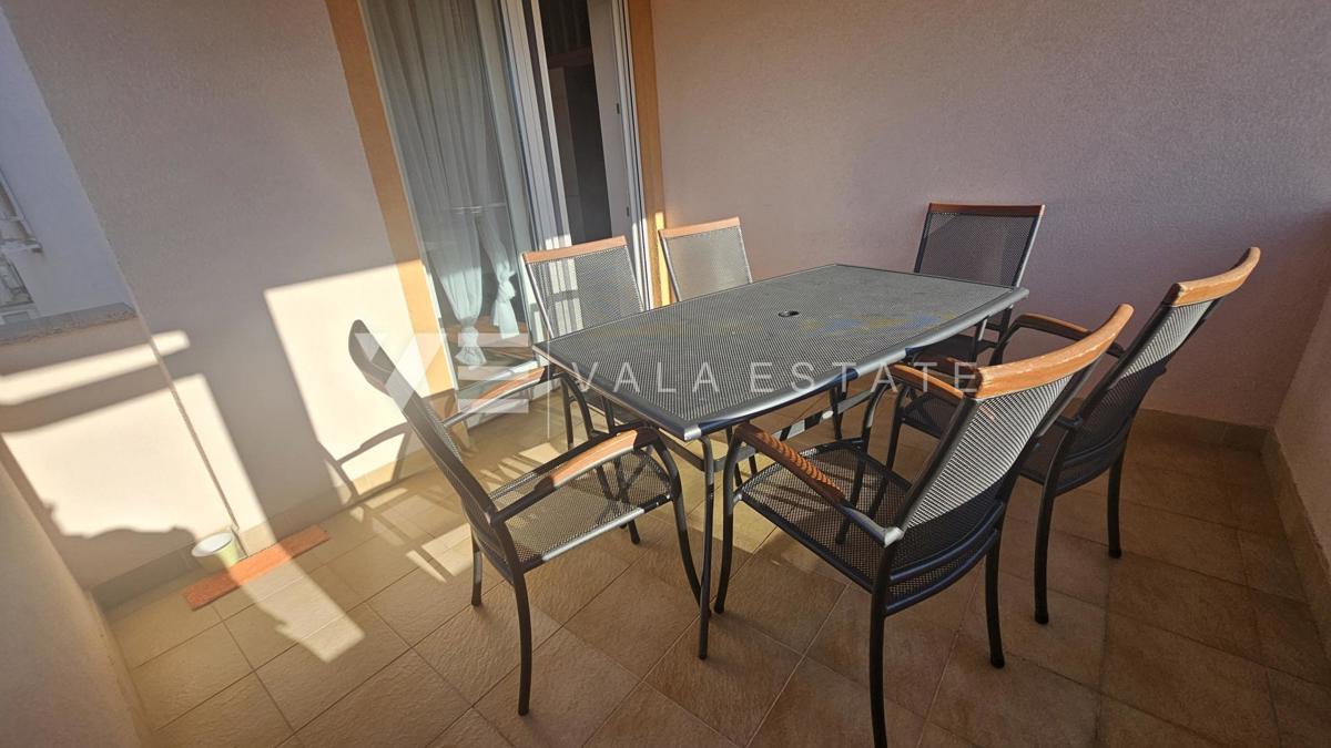 APARTMA Z POGLEDOM NA MORJE NA MIRNI LOKACIJI