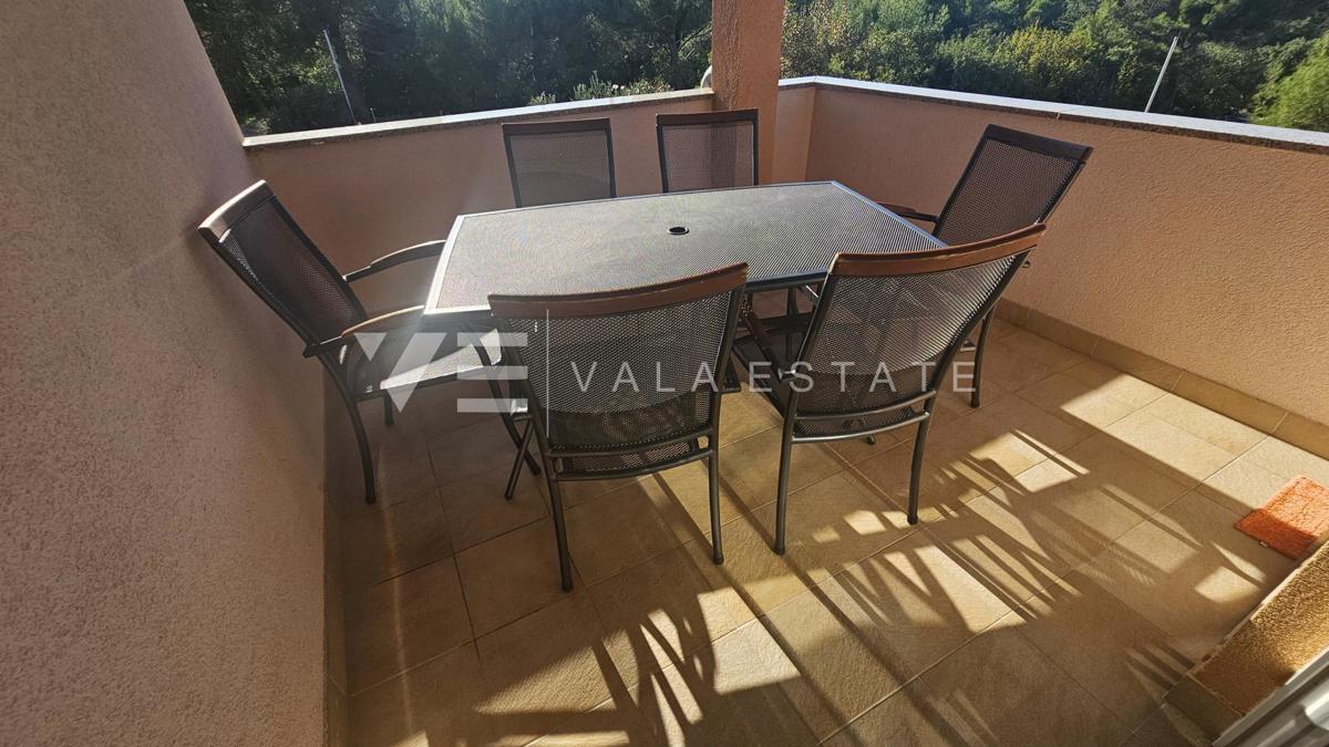APARTMA Z POGLEDOM NA MORJE NA MIRNI LOKACIJI