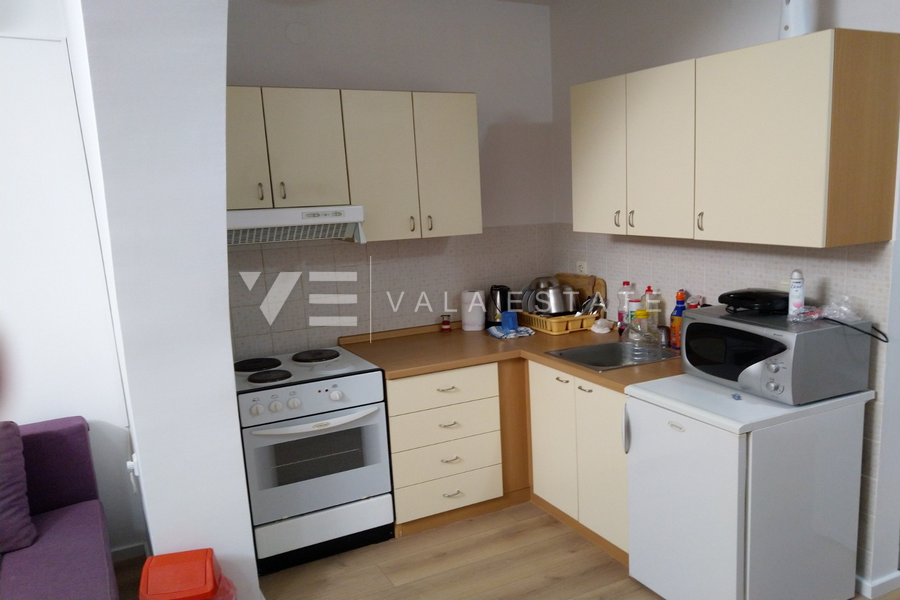 OPREMLJENI ENOSOBNI APARTMA V KLETI