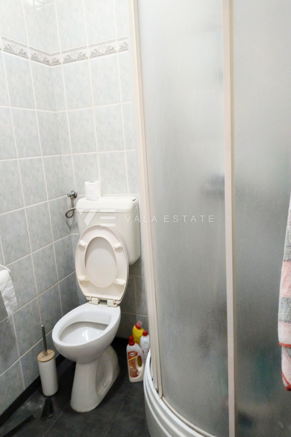 OPREMLJENI ENOSOBNI APARTMA V KLETI