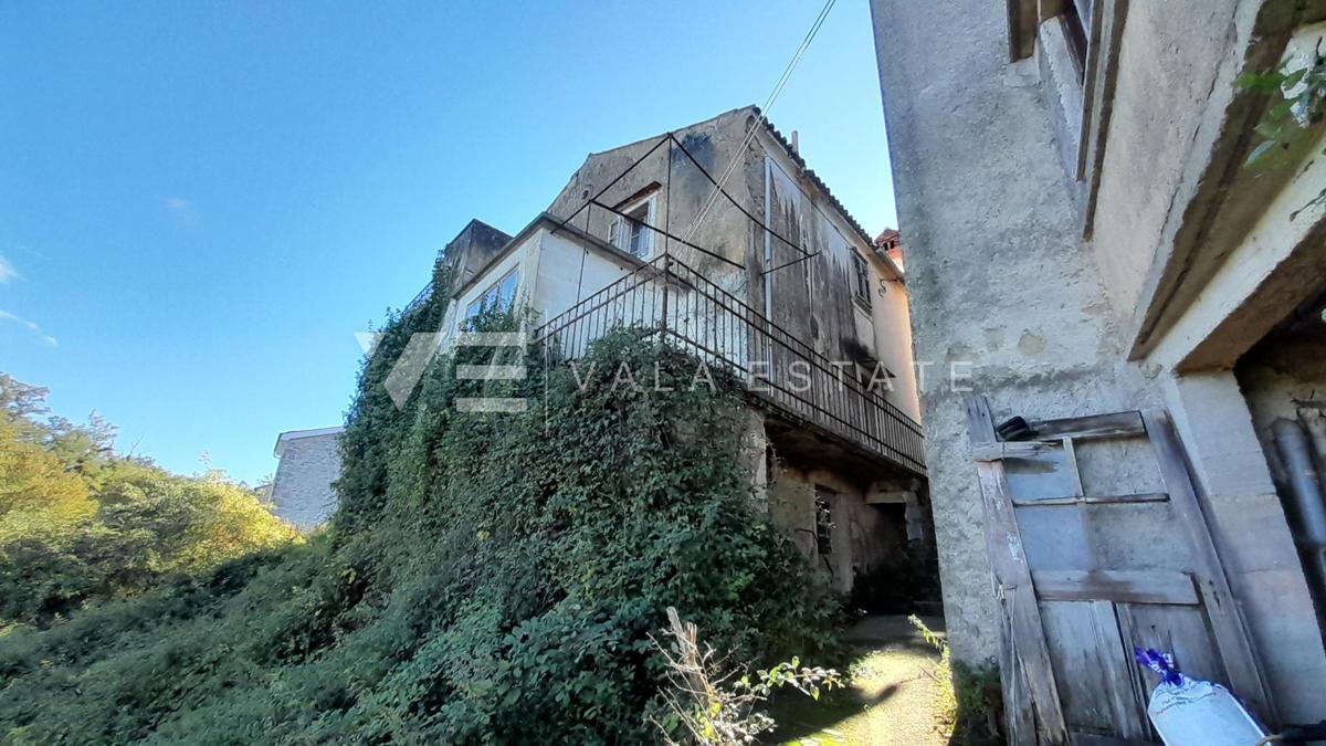 STARODOBNA STAVBA ZA OBNOVO Z VELIKIM POTENCIALOM