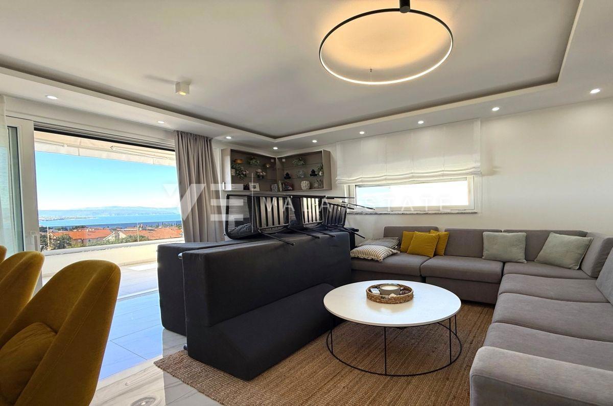 MODERNI APARTMA Z POGLEDOM NA MORJE V BLIŽINI PLAŽE