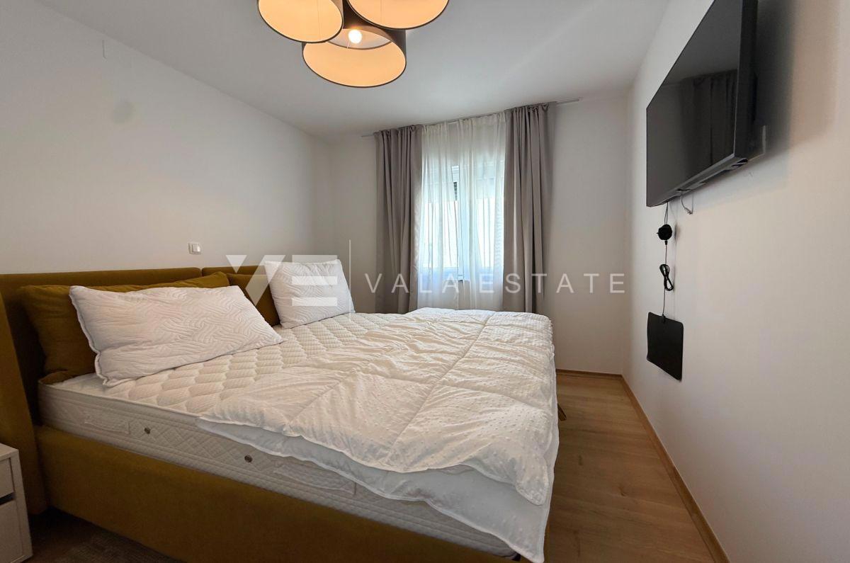 MODERNI APARTMA Z POGLEDOM NA MORJE V BLIŽINI PLAŽE