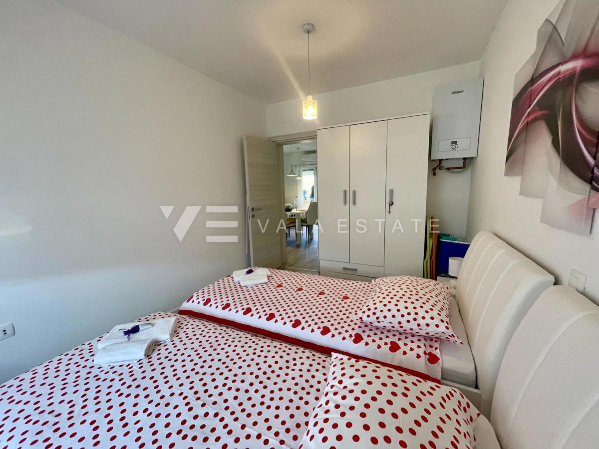 OPREMLJENI APARTMA NA MIRNI LOKACIJI