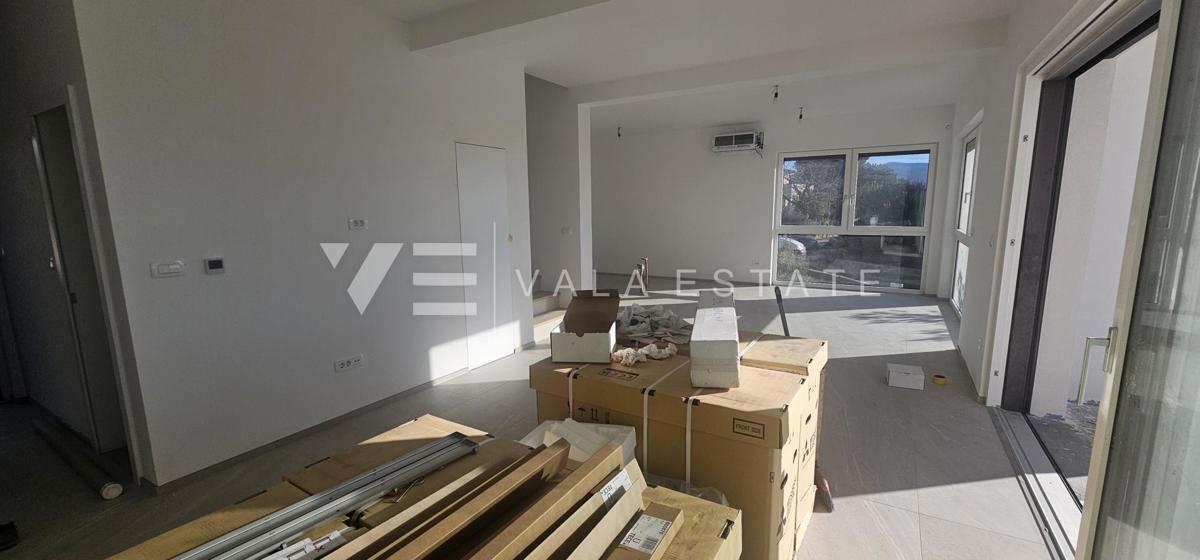 DVONADSTROPNI APARTMA V NOVI STAVBI S POGLEDOM NA MORJE