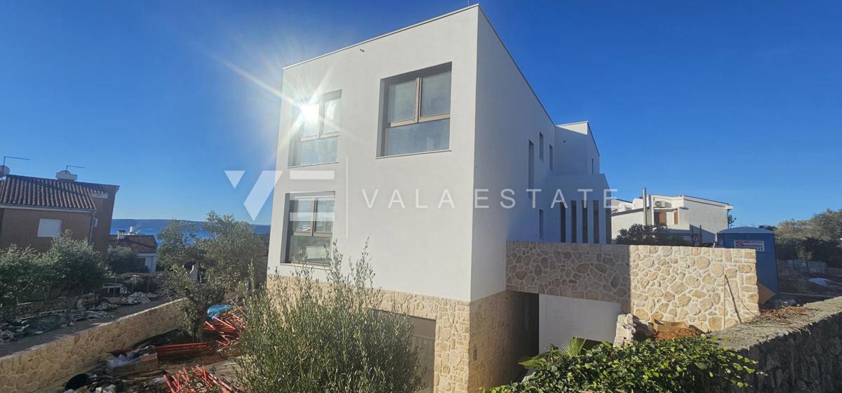 DVONADSTROPNI APARTMA V NOVI STAVBI S POGLEDOM NA MORJE