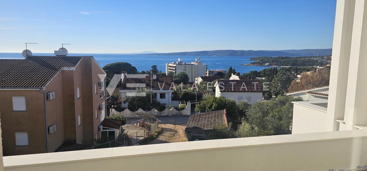 DVONADSTROPNI APARTMA V NOVI STAVBI S POGLEDOM NA MORJE
