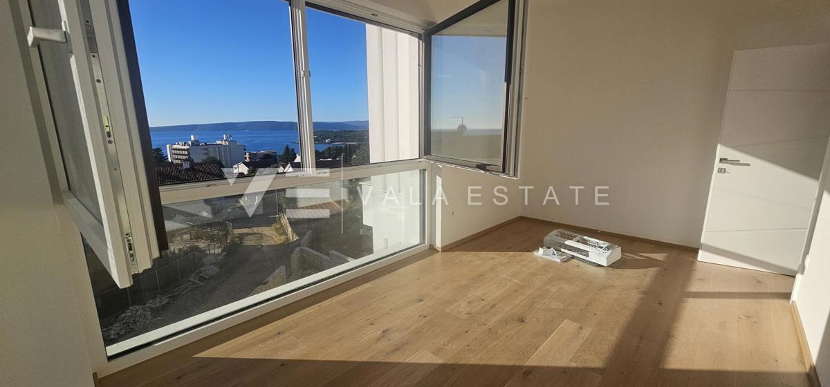 DVONADSTROPNI APARTMA V NOVI STAVBI S POGLEDOM NA MORJE