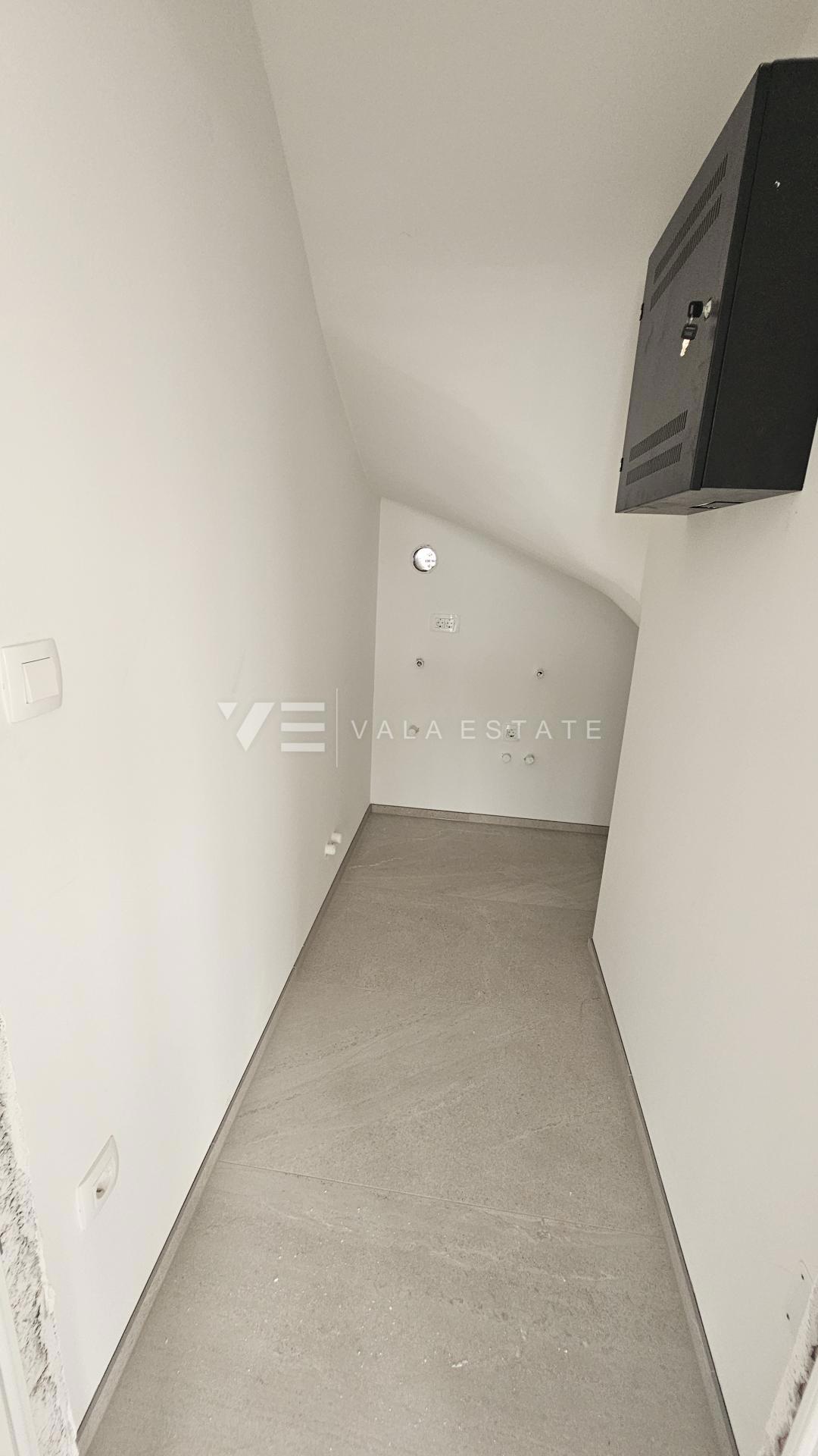 DVONADSTROPNI APARTMA V NOVI STAVBI S POGLEDOM NA MORJE