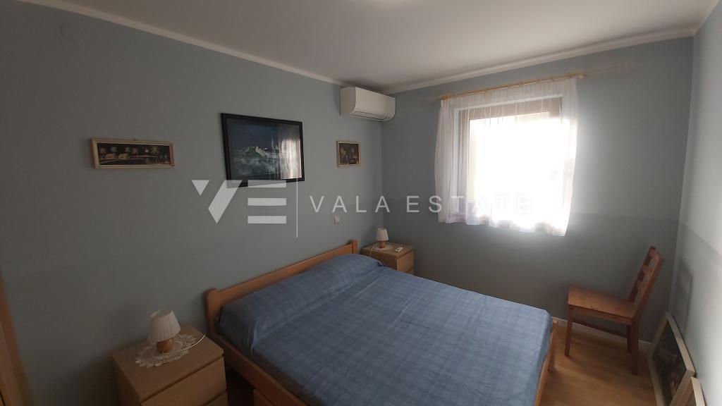 PRITLIČNI APARTMA Z VRTOM NA ATRAKTIVNI LOKACIJI