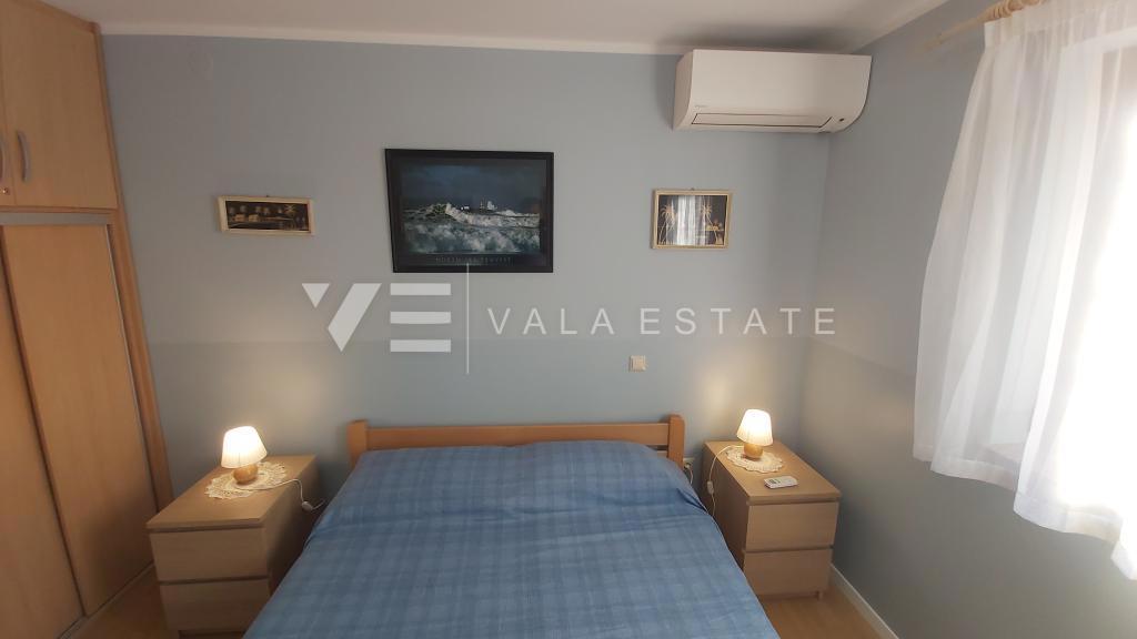 PRITLIČNI APARTMA Z VRTOM NA ATRAKTIVNI LOKACIJI