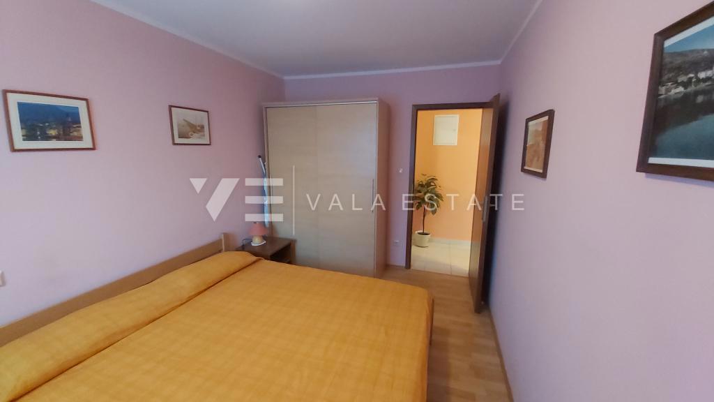 PRITLIČNI APARTMA Z VRTOM NA ATRAKTIVNI LOKACIJI