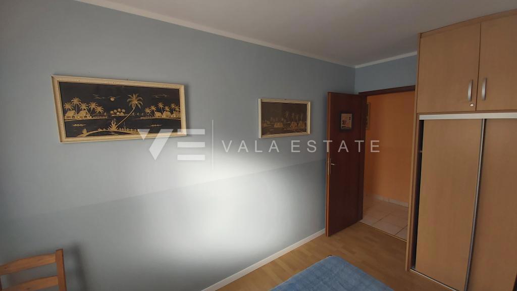 PRITLIČNI APARTMA Z VRTOM NA ATRAKTIVNI LOKACIJI