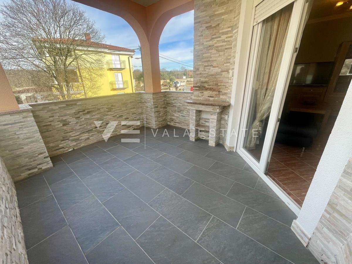 DVA OPREMLJENA APARTMAJA Z VRTOM NA MIRNI LOKACIJI