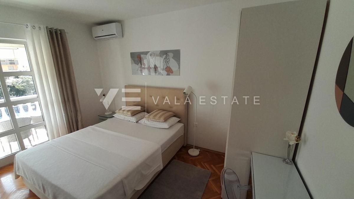 PRITLIČNI APARTMA Z VRTOM NA MIRNI LOKACIJI