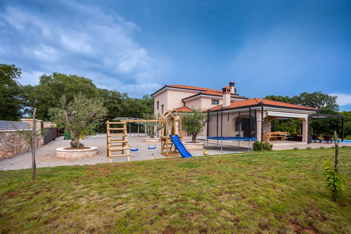 Hiša Rovinj, 385m2