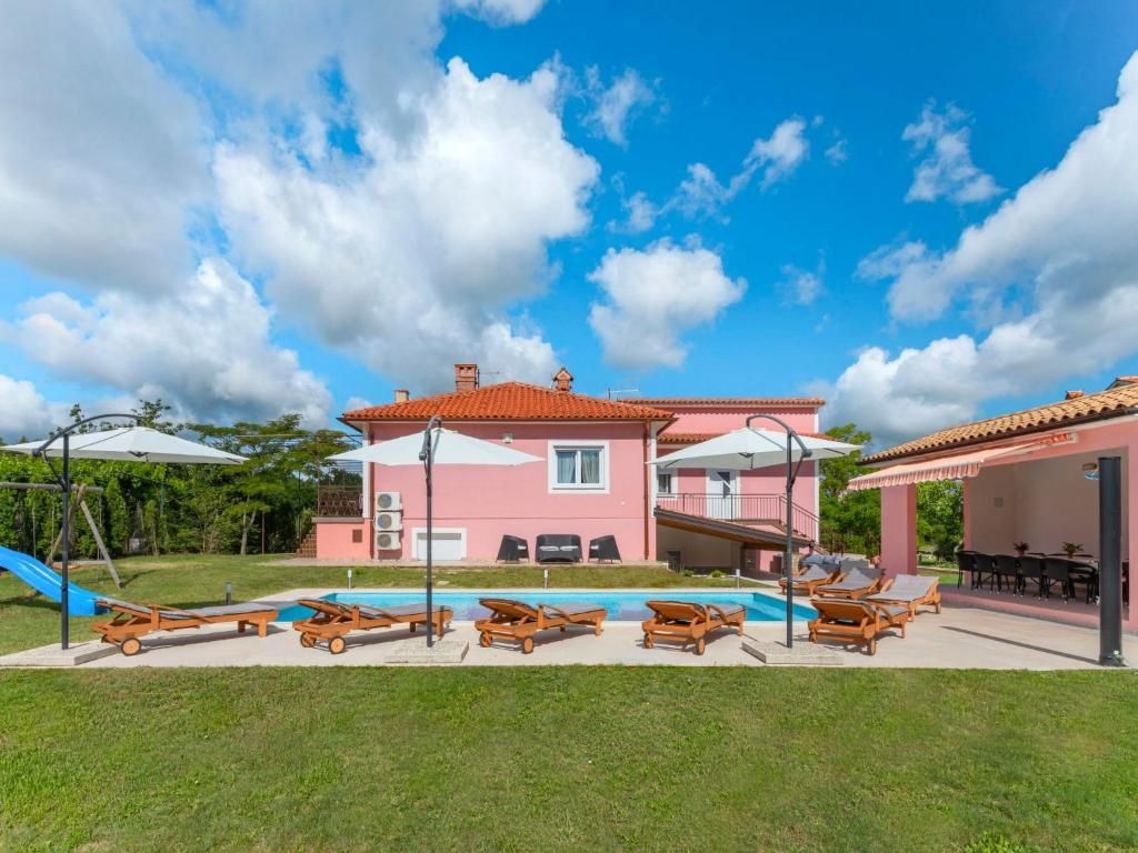 Hiša Labin, 320m2