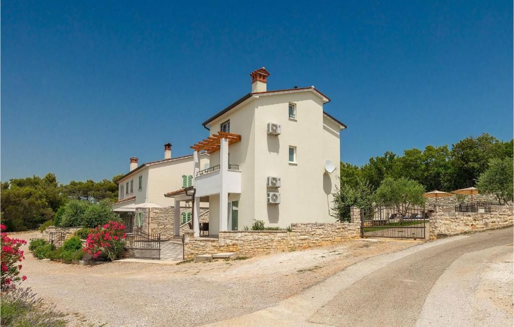 Istra, Labin, prodamo 2 vili z bazenom v idiličnem okolju!