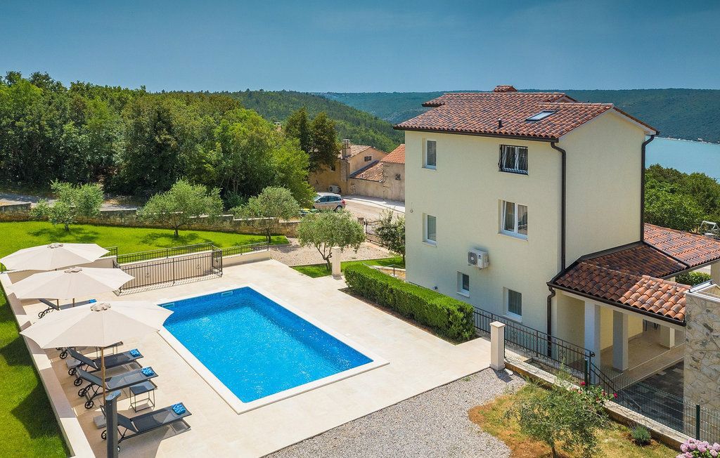 Istra, Labin, prodamo 2 vili z bazenom v idiličnem okolju!
