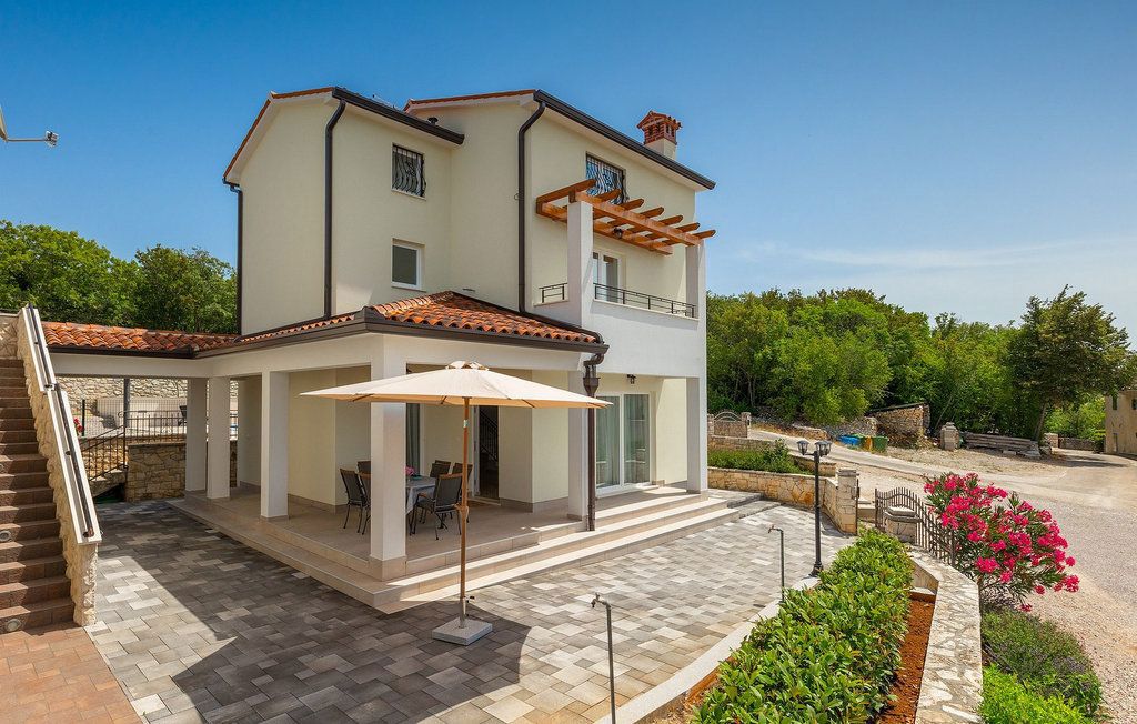 Istra, Labin, prodamo 2 vili z bazenom v idiličnem okolju!
